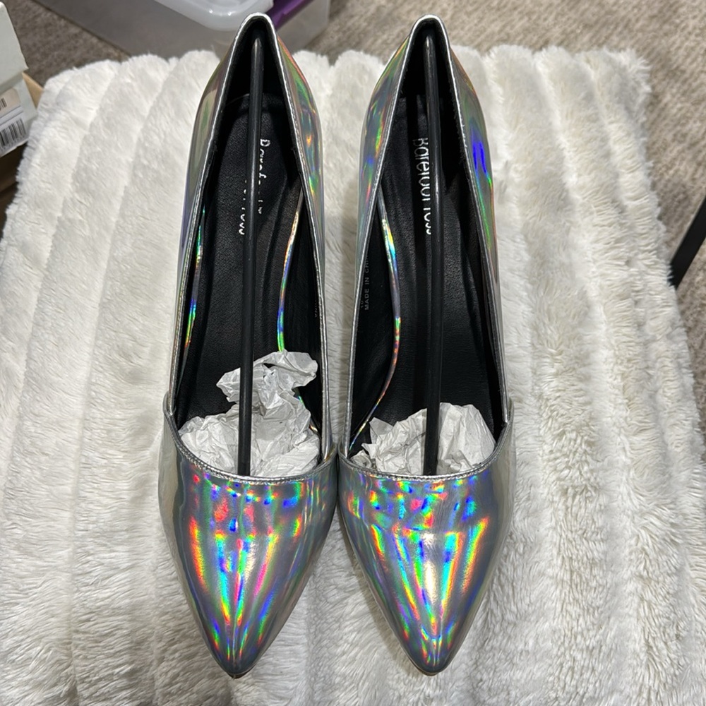 NIB Barefoot Tess | Silver Holographic Pumps | size 12 US | Never Worn